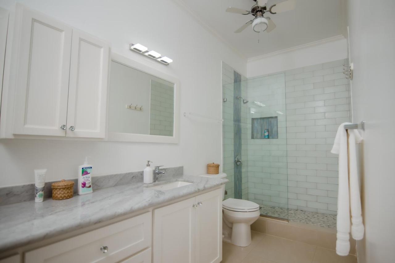 Ferienwohnung Ocho Rios Penthouse At Whispering Seas Exterior foto
